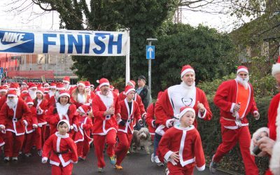 Hundreds of running Santas to paint Andover town red
